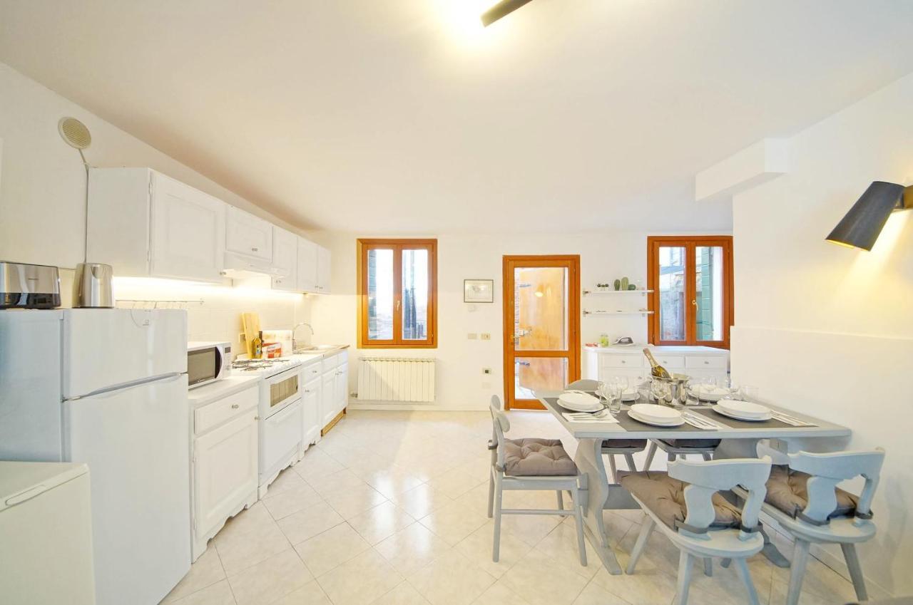 Gondola View Apartment Venedig Exteriör bild